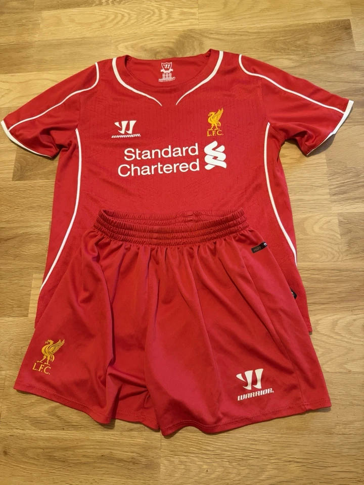 Vintage 2014/15 Kids Liverpool FC Home Football Kit - Size 4-5yr old - Image 1 of 4
