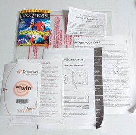 SEGA Dreamcast HKT-3020 Console White w/ Box, 2 Controllers, 4 Games