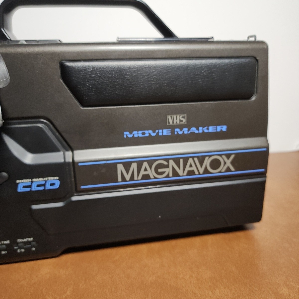 Vintage 1987 Magnavox HQ VHS Movie Maker Camcorder with Case