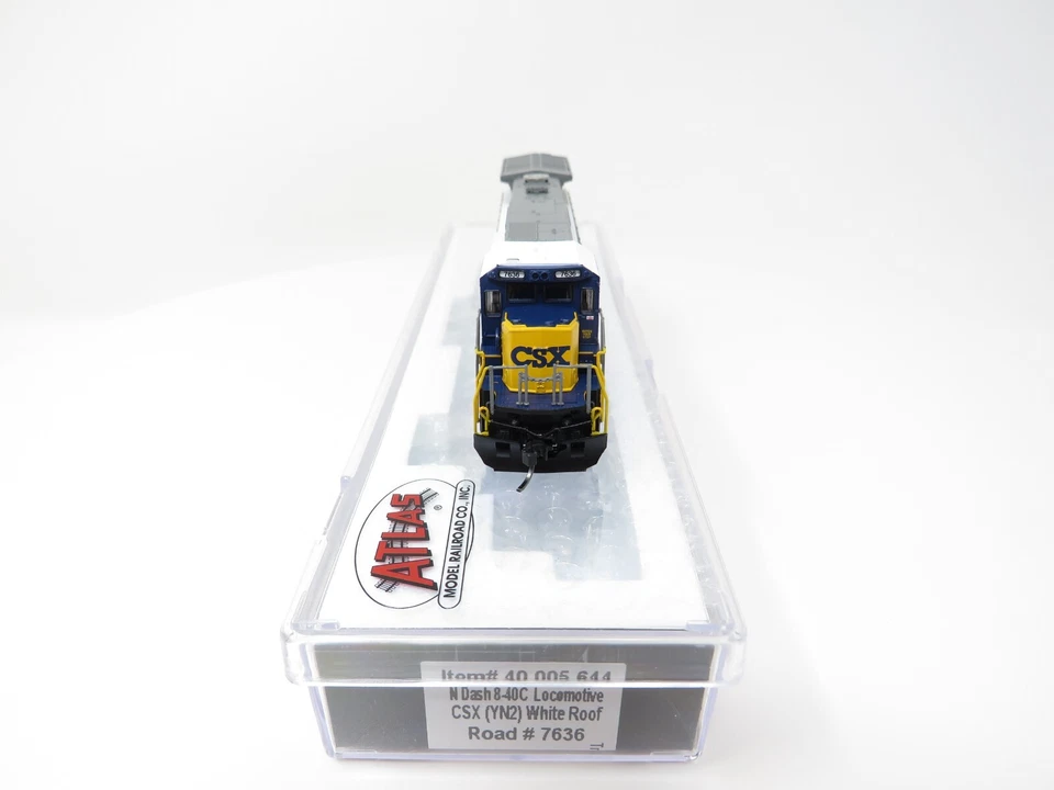 Atlas N 40005644 CSX Transportation YN2 Dash 8-40C Diesel Locomotive Ditch Light - Image 2 of 4