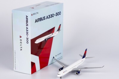 Delta Airlines Airbus A330-300 N815NW 1/400 scale desk model NEW