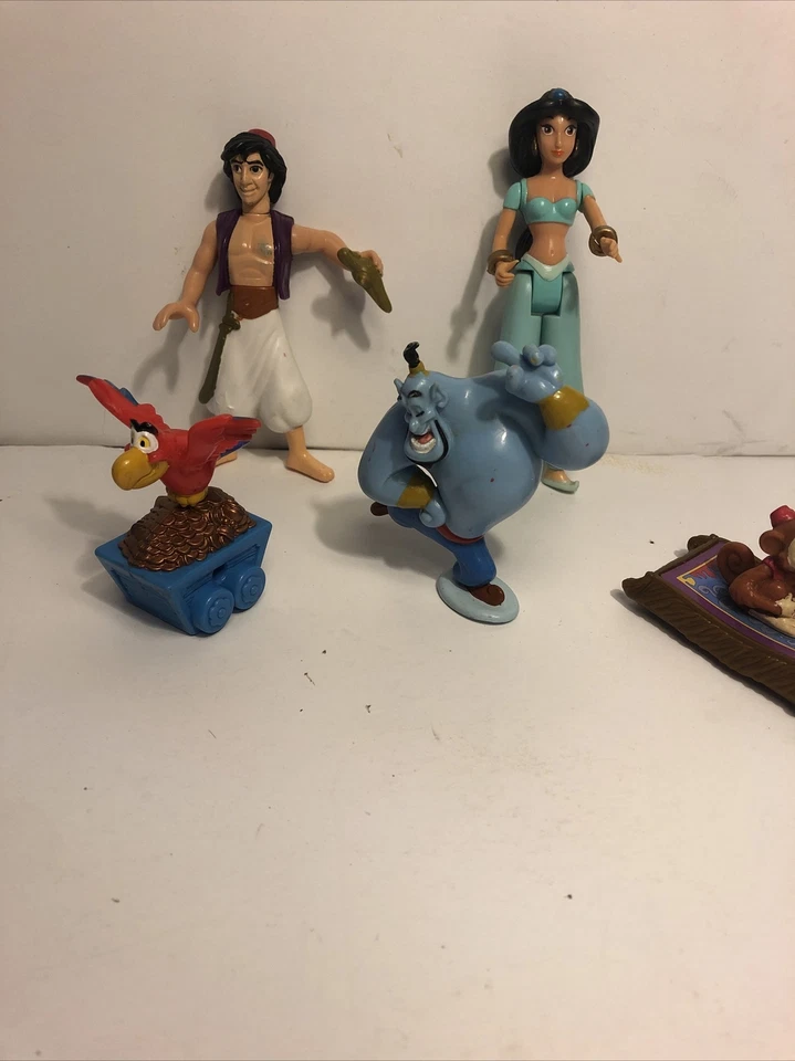 Figuras de Aladino y Jazmín de Disney y juguetes para adornos de pasteles de Gennie Foto 3 de 4