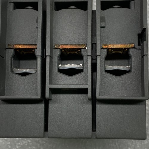 ABB OT60FT3 3 Pole 60 AMP Disconnect Switch 0T63E3 1SCA105081R1001 - Picture 8 of 8
