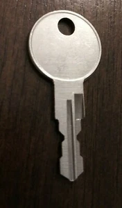 A15 La clé. 1 NEW KEY FOR HUSKY TOOL BOX / Boîtes à outils Home Depot *Livraison gratuite*