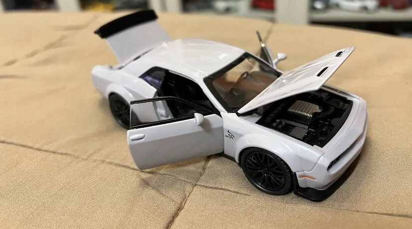 Dodge SRT 1:32 Scale Collectible Drift Car Working Lights And Sound Toy METAL!!! - Image 3 of 4