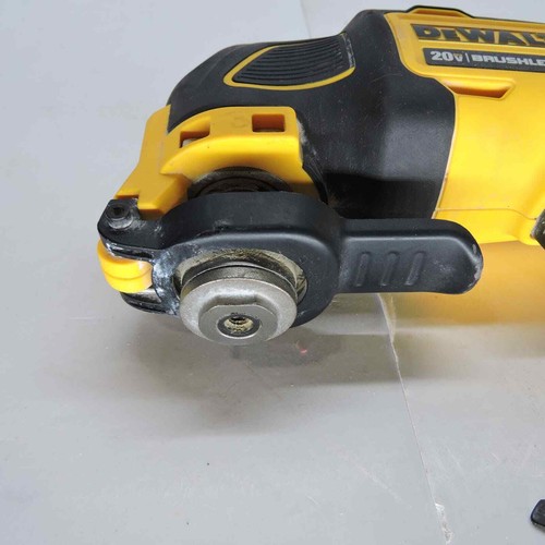 DeWalt ATOMIC 20V MAX Brushless Oscillating Multi Tool (Tool Only) DCS354B - Picture 3 of 5