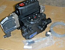 DANFOSS PVG 120-1 PROPORTIONAL VALVE GROUP 11077137 W/ PVEH 11084104