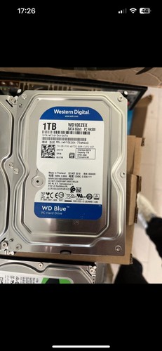Western Digital WD Purple 1TB, 5400 RPM, 3,5" Disco Rigido Interno - WD10PURZ - Foto 1 di 1