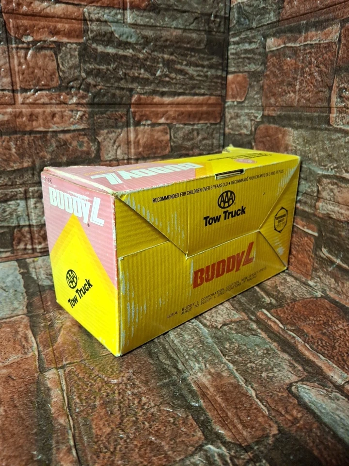 Camión grúa Buddy L AAA servicio 24 horas acero prensado blanco azul de colección 1979 Foto 3 de 4