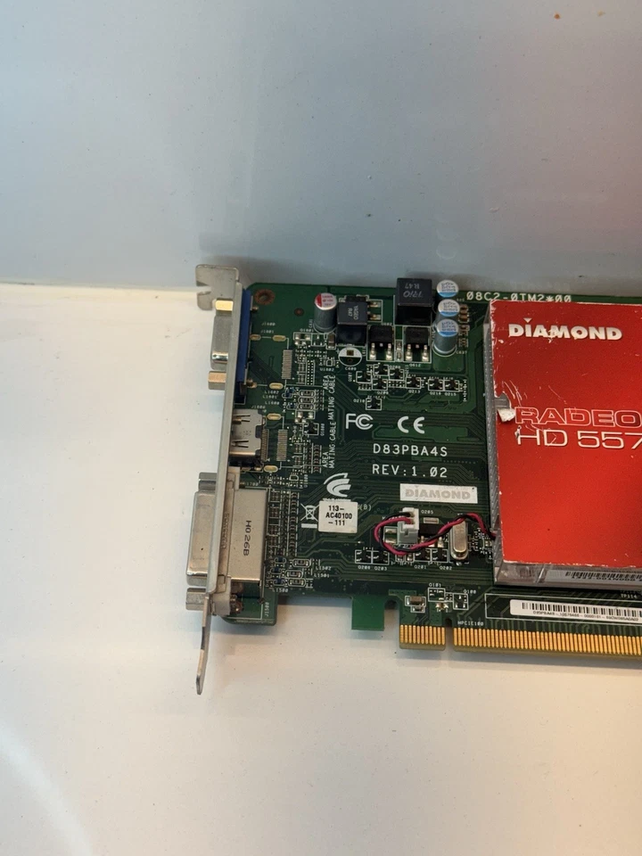 DIAMOND RADEON HD 5570 DIRECTX 11 5570PE31G 1GB 128-BIT DDR3 PCI VIDEO CARD C190 - Image 2 of 4