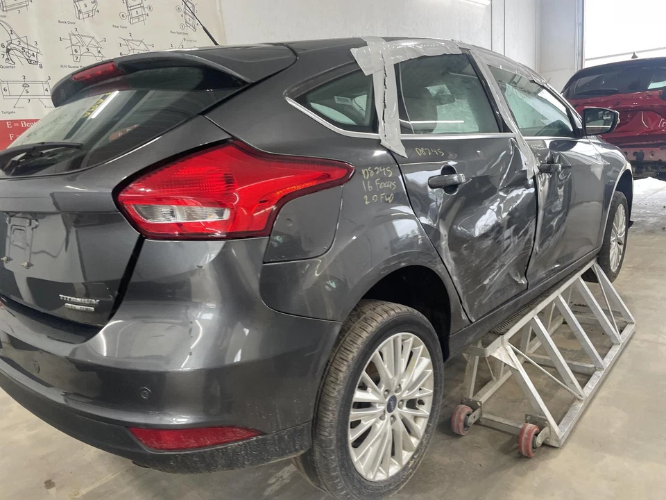 Luz de conducción usada se adapta a: Ford Focus 2016 grado de conducción antiniebla A Foto 4 de 4