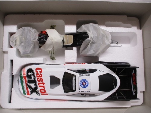 2001 Action John Force Castrol GTX Mustang Funny Car 1/24 - Picture 2 of 3