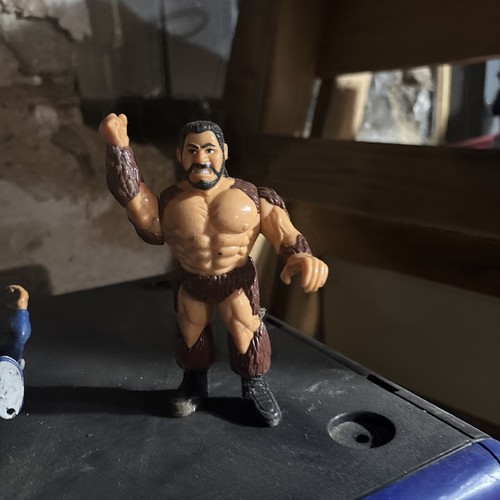 WWF GIANT GONZALEZ SERIES 10 1994 WRESTLING FIGURE...