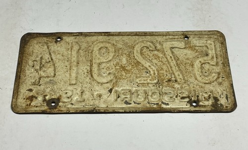Vintage 1942 Missouri License Plate ~ Tag # 572-914 ~ Rusty But Very Solid ~ - Picture 2 of 2
