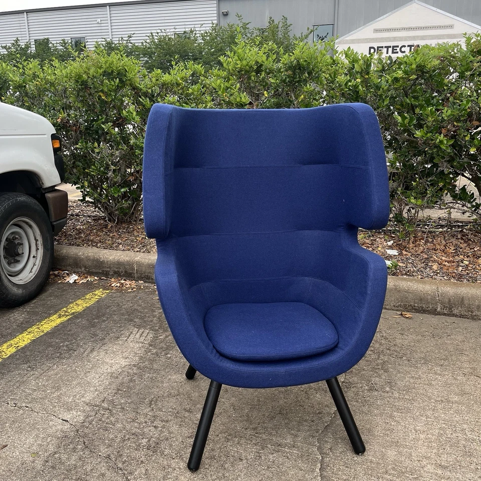 Softline Moai High Backed Blue Lounger Chair - Image 3 of 4