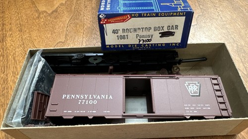 Roundhouse HO Kit #1081 40’ Roundtop Box Car Pennsylvania 77100 Nuevo de Lote Antiguo Nueva York | Zustand: New