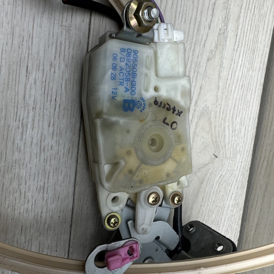 Nissan XTerra Trunk Tail gate Liftgate Lock Latch Actuator 2005-2015 OEM - Image 3 of 4