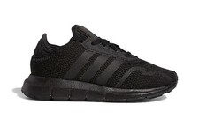 KIDS uk taglia 11 - scarpe da ginnastica Adidas Originals Swift Run COMFY tutte nere tinta unita
