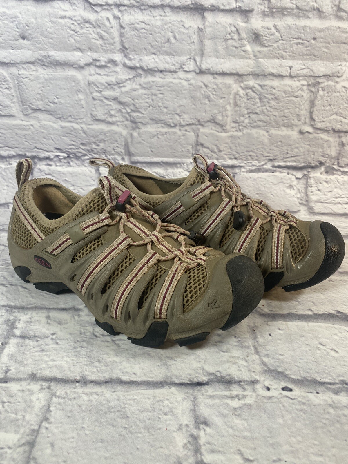 Keen Women's Sz 7 Tan & Purple Mesh Water Hiking Summer Sandals Shoes