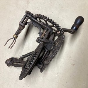 Antique cast-iron SINCLAIR SCOTT Co. BALTIMORE fruit peeler