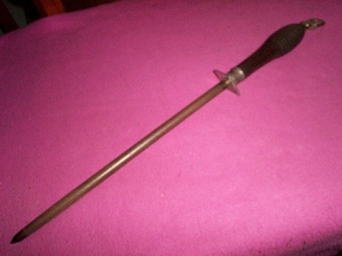 Vintage Lee's Large Knife Sharpening Steel 18 in. - Picture 5 of 7