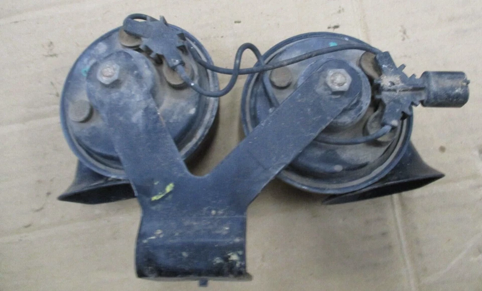 2005 05 06 07 MERCURY MONTEGO HORN DUAL BRACKET MERCURY FORD FIVE HUNDRED GOOD! Foto 2 de 3