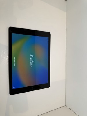 Apple iPad 5th Gen 32GB Space Gray Wi-Fi 9.7  A1822 iPadOS 16.7.15 Tested