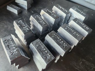 LEAD INGOTS 10 POUNDS: CASTING, SINKERS, JIGS, WHATEVER, CLEAN AND PURE, LYMAN