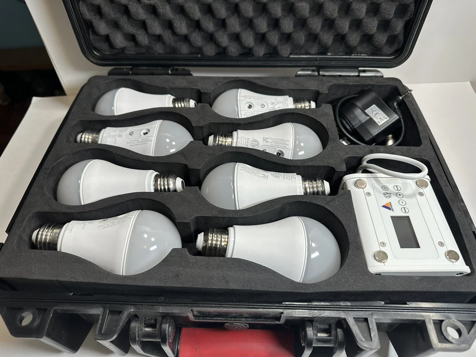 Astera FP5 SET - Set of 8 NYX Bulbs with PowerStation, Case and Accessories - Image 2 of 4