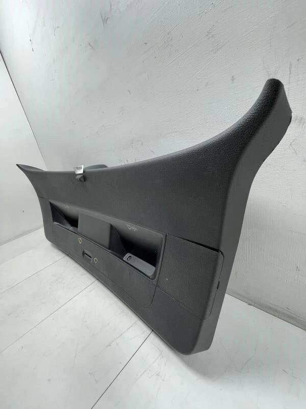 PANEL DE MOLDURA PUERTA LEVADIZA INFERIOR TRASERA VOLKSWAGEN GOLF 2012 DE FÁBRICA Foto 2 de 4