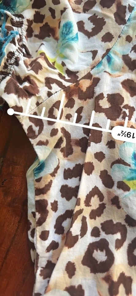 Koi Top Kathy Peterson S Small NEW without tags Floral Animal Print - Image 4 of 4