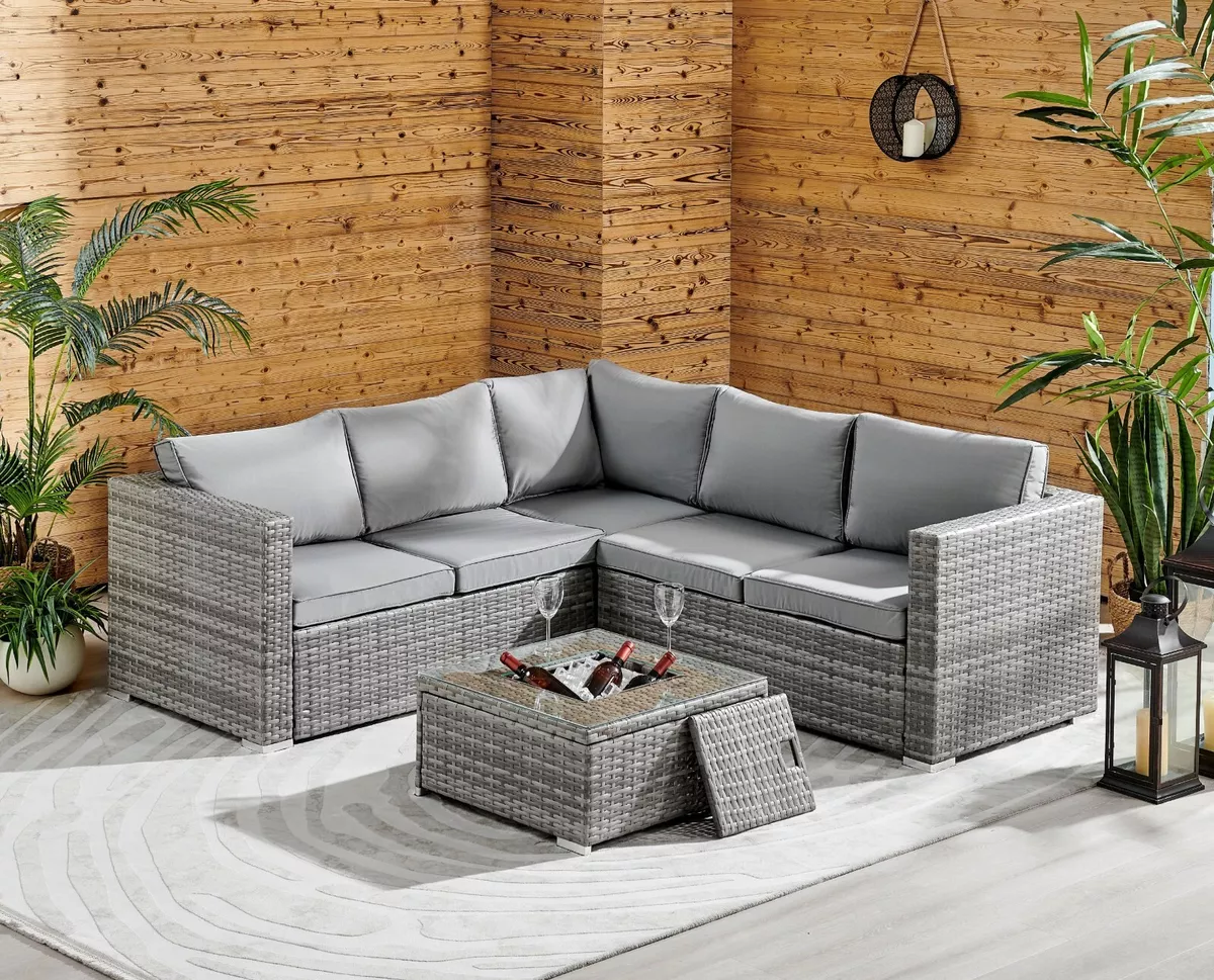 Outdoor Rattan Garden Furniture Corner