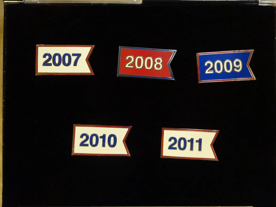 Philadelphia Phillies Championship Pin Set Banners 2007, 2008, 2009, 2010, 2012 - Image 3 of 4