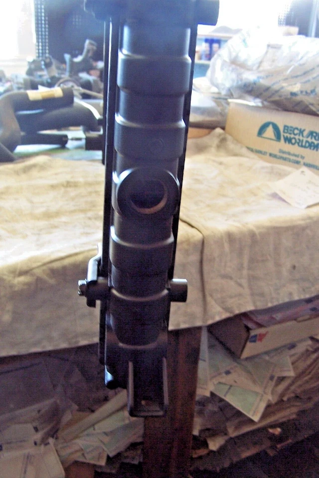 RADIADOR PARA CAMIONETA VOLKSWAGEN JETTA CONEJO Y CONVERTIBLE 1977-84 GASOLINA Y DIÉSEL Foto 2 de 4