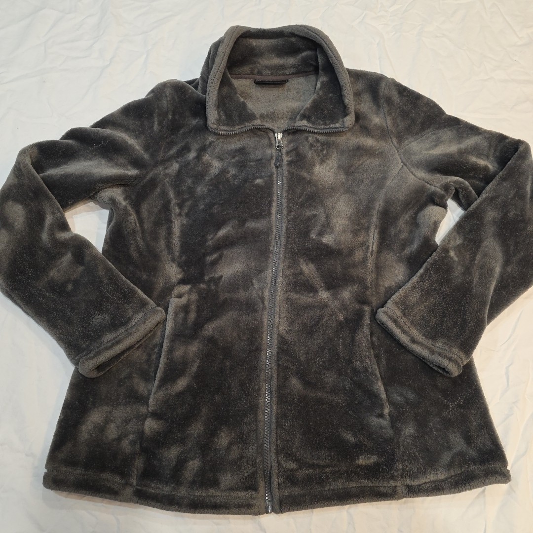 32 Degrees MEDIUM HeatKeep Gray Polyester Faux Fu… - image 1