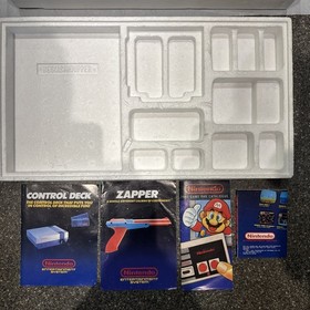 Nintendo Entertainment System NES-001 Action Set Console Bianca Buone Condizioni 