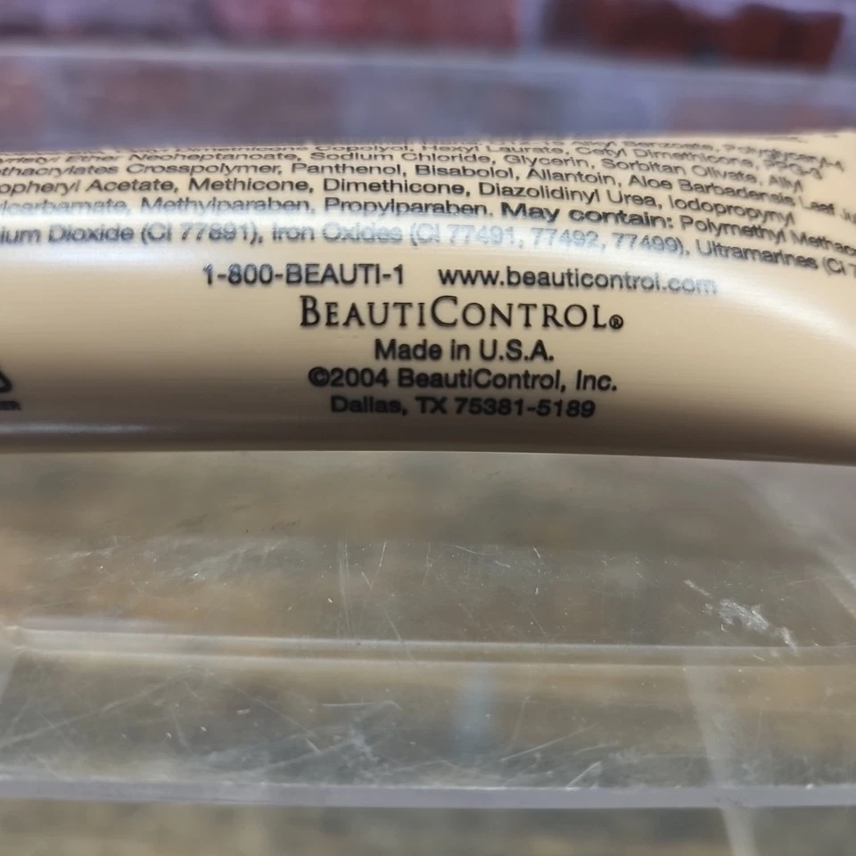 BeautiControl Secret Agent Undercover Makeup Y3 Y-3 1oz - Image 3 of 4