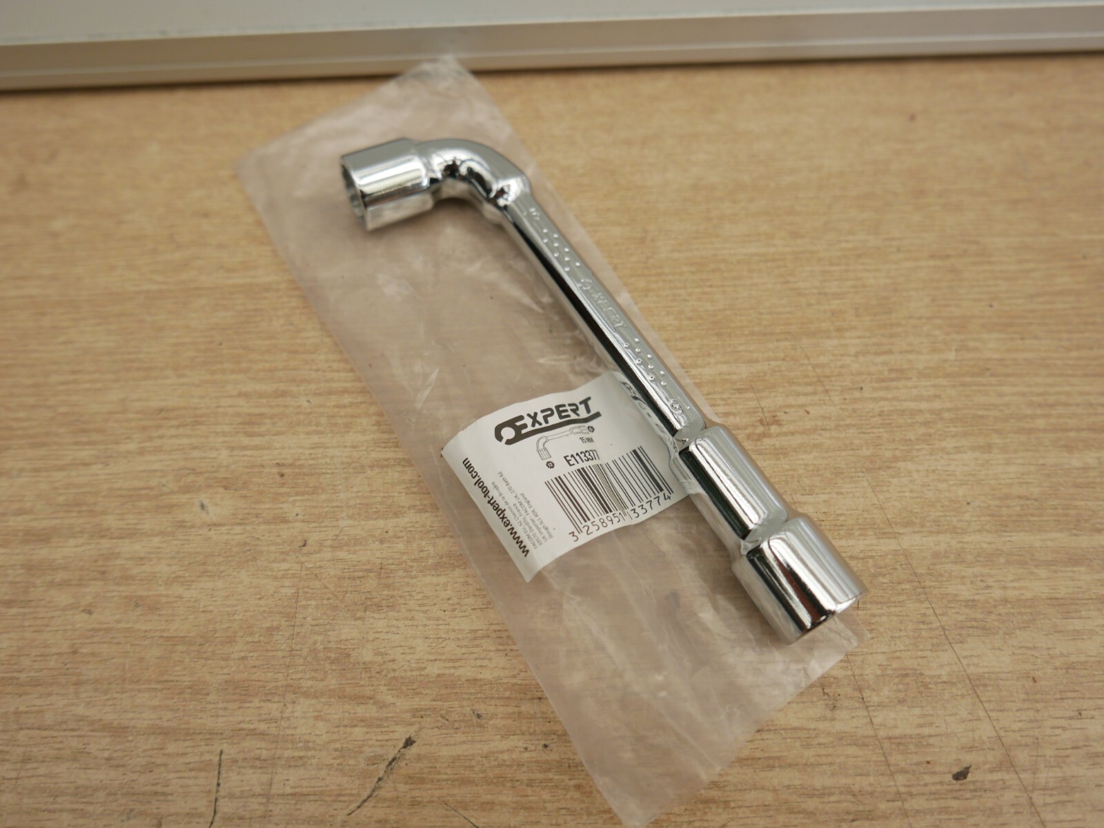 EXPERT BY FACOM E113377 15MM DOUBLE ENDED ANGLED  SOCKET WRENCH