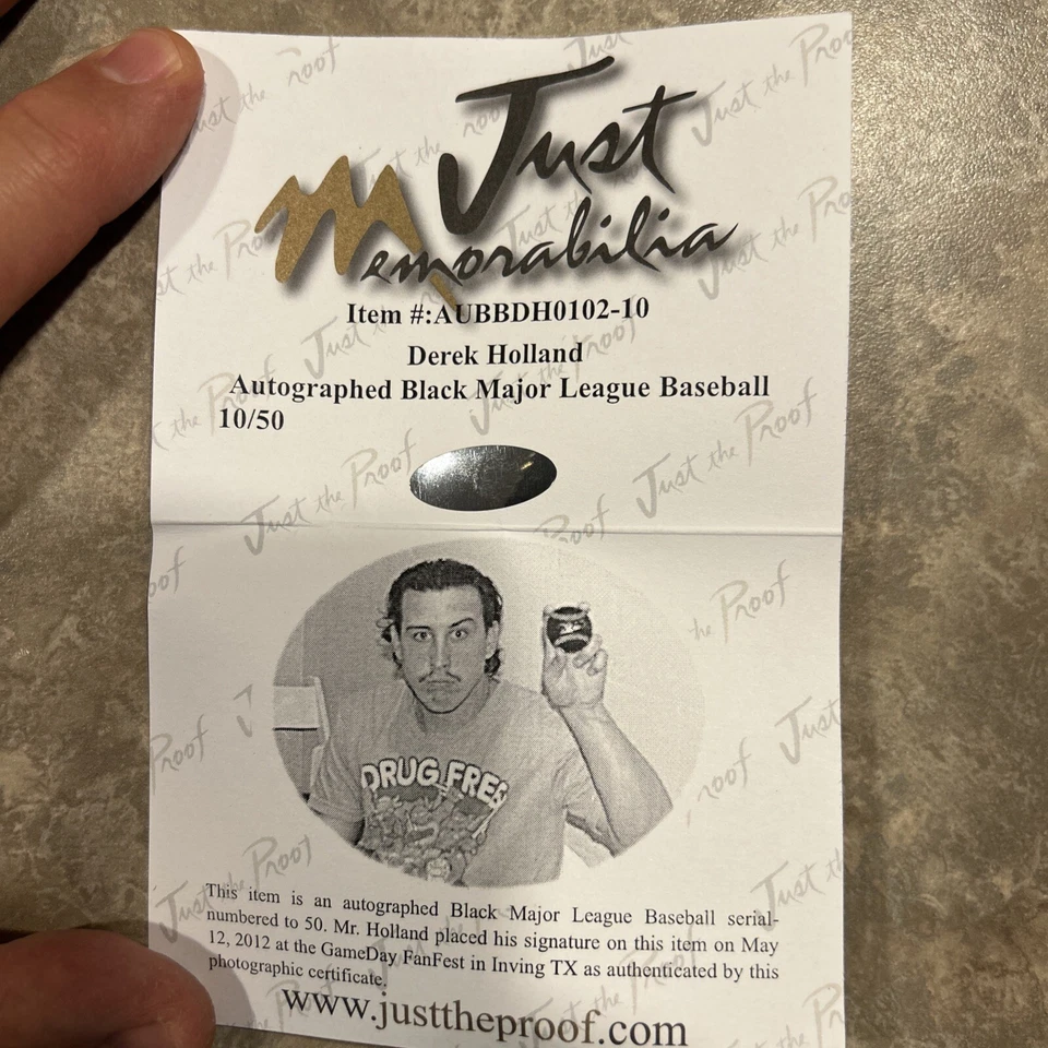Memorabilia de béisbol firmada por Derek Holland Rawlings OML NEGRA, certificado de autenticidad #10/50 Foto 4 de 4