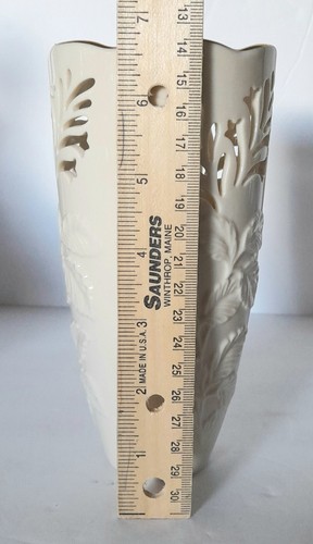 Lenox Vintage Reticulated Cream Vase W/ Relief And Scalloped Gold Trim - Picture 4 of 5
