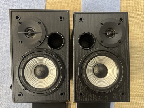Edifier R980T Studio-Quality 2.0 Speaker System - Black (MINT CONDITION) - Afbeelding 2 van 9