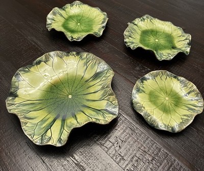 LOT OF 4 Global Views Vintage Green Ceramic Lily Pad Footed Wall Plaques