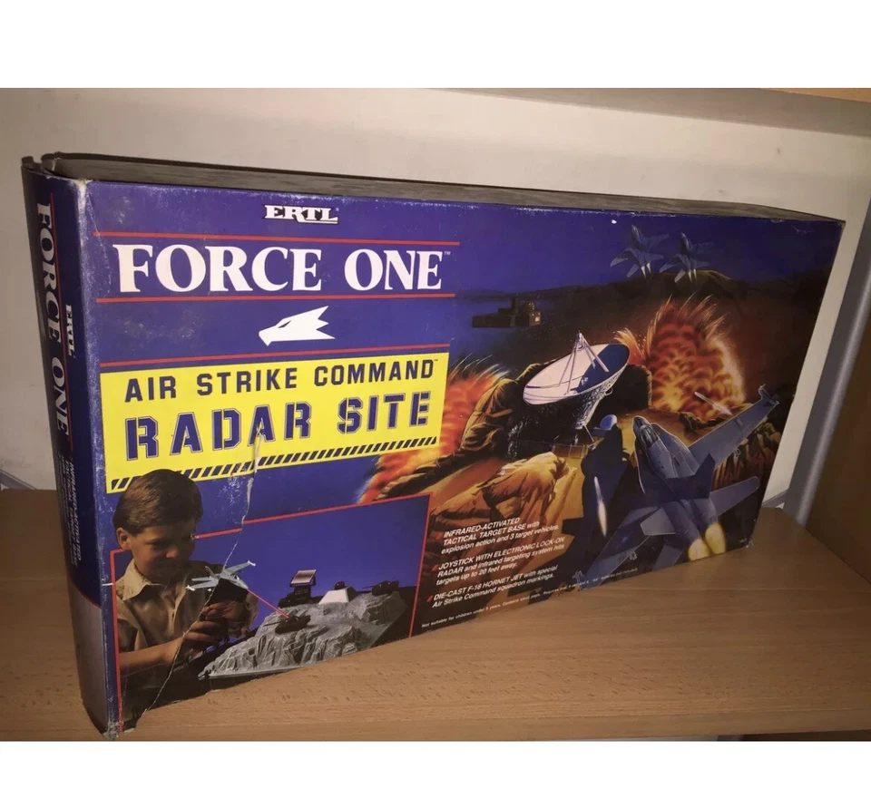 ERTL FORCE ONE Air Strike Command RADAR SITE + F-18 Hornet Aircraft MIB, 1990 - Immagine 2 di 4