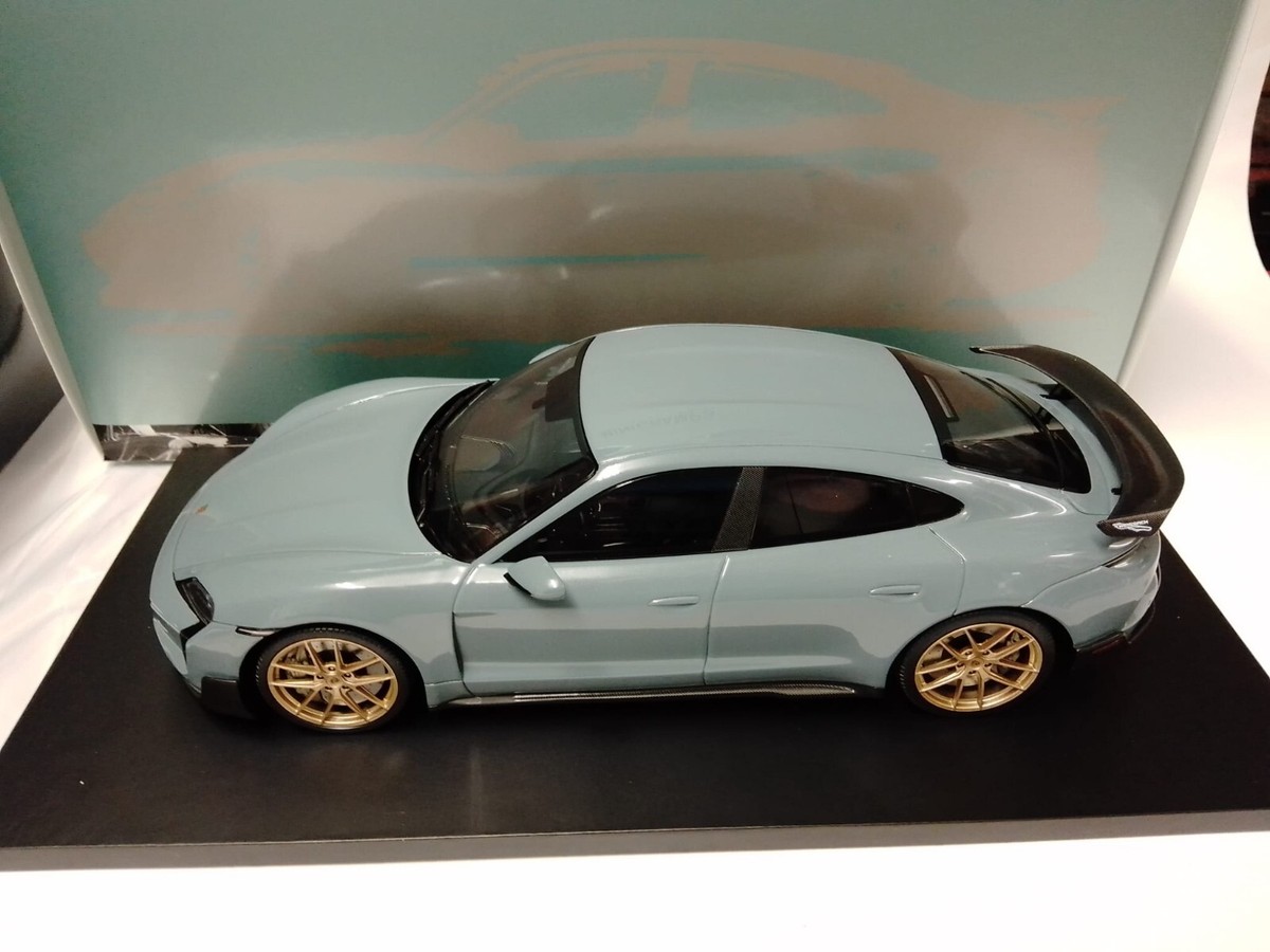 Minichamps 1:43 Porsche Taycan Turbo S Année De Construction 2019 Blanc De Carrare Metallique 410068476