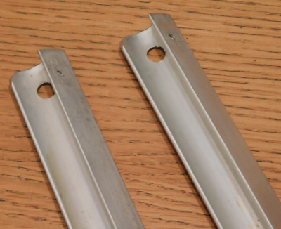 2 Poignées De Tiroir Vintage En Aluminium Brossé – Années 1970, Fabrication Suisse, Style Barre