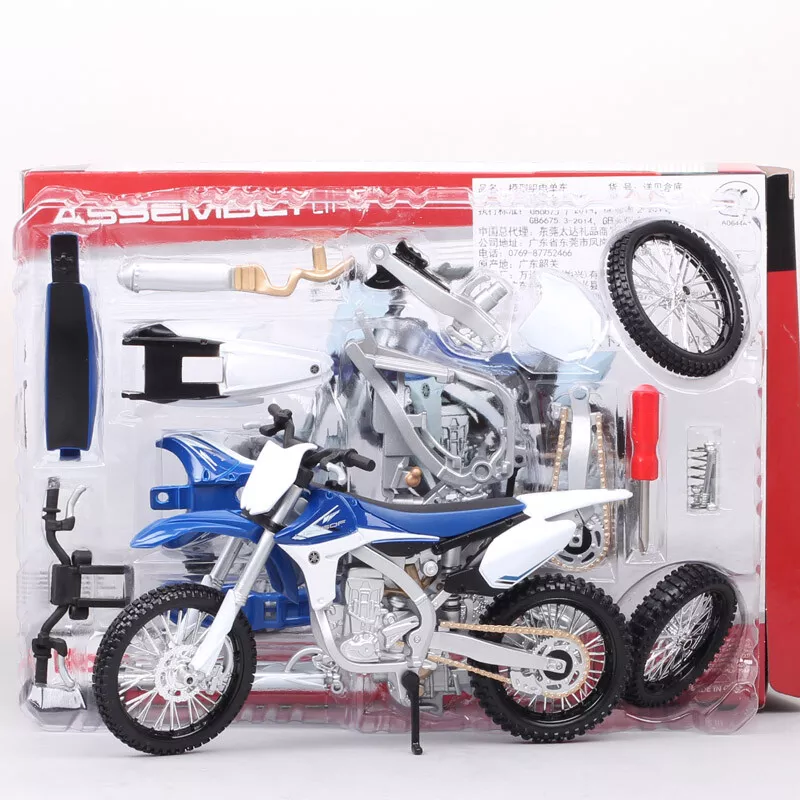 Miniature Yamaha YZ450F 2022 echelle 1/12