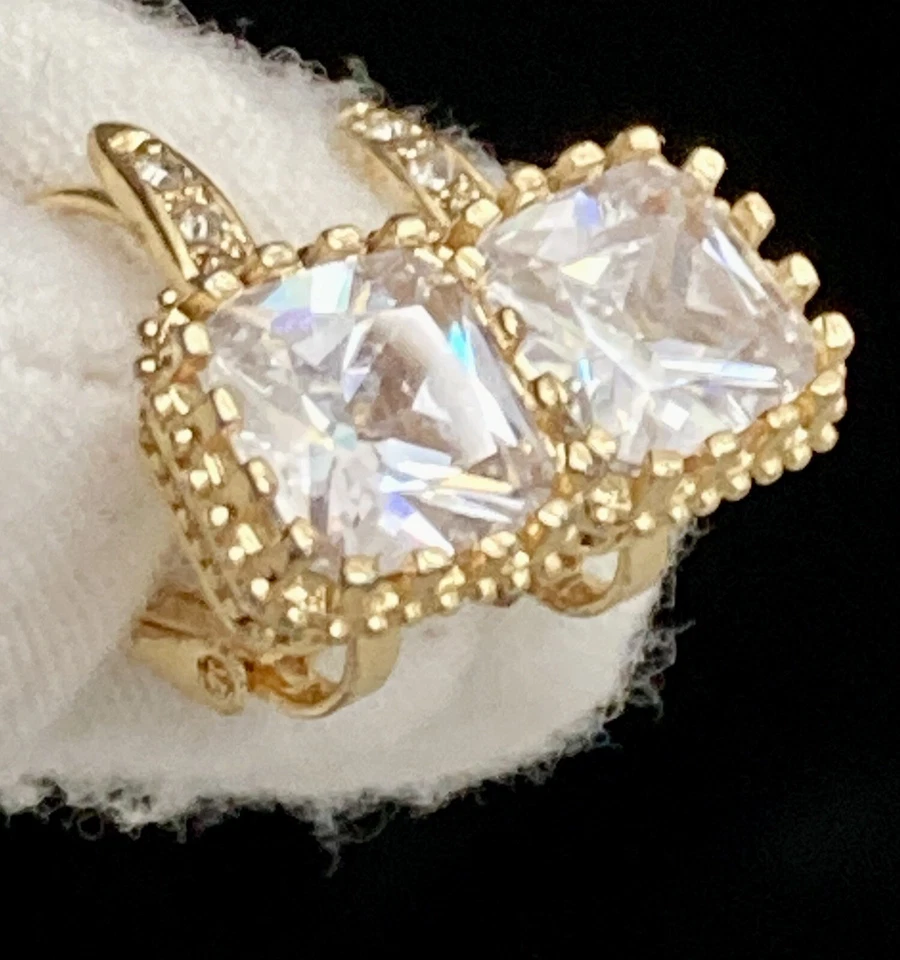 Hermoso conjunto de joyas para mujer enchapados en oro amarillo y anillo corte princesa circonita cúbica Foto 4 de 4