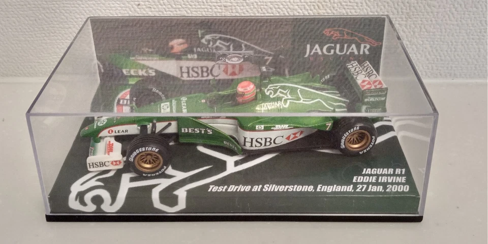 1:43 JAGUAR R1 IRVINE TEST SILVERSTONE GENNAIO 2000 con il SUO CASCO ORIGINALE - Immagine 4 di 4