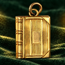 ANTIQUE VINTAGE 10K YELLOW GOLD BOOK LOCKET PENDANT OPENS MINI PHOTO CHARM 1/2"