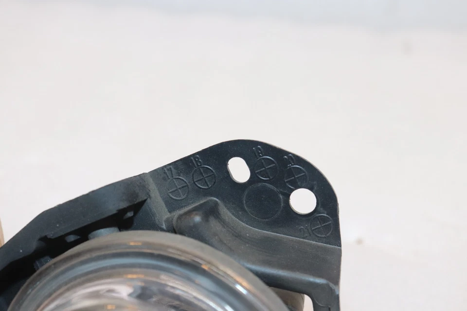 Faro antiniebla del lado del pasajero delantero derecho Mazda CX-5 2013-2016 OEM KD53-51684 Foto 4 de 4